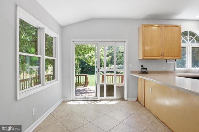8403 FELTON LN, Alexandria, VA 22308