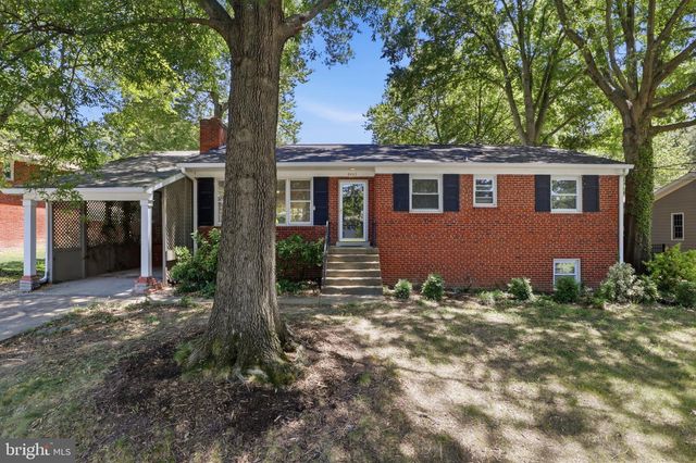 8403 FELTON LN, Alexandria, VA 22308