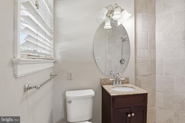 8403 FELTON LN, Alexandria, VA 22308