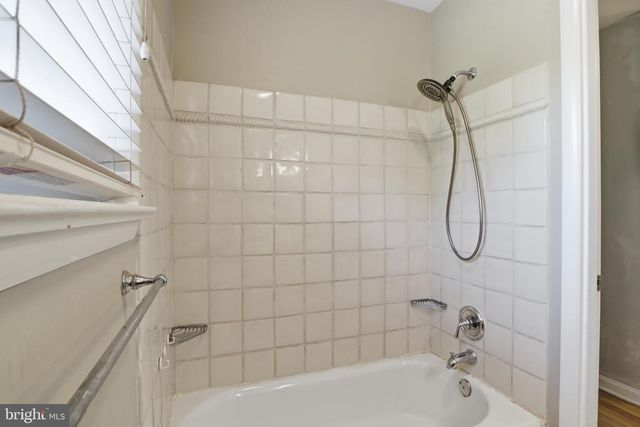 8403 FELTON LN, Alexandria, VA 22308