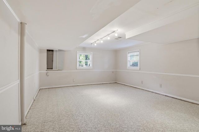 8403 FELTON LN, Alexandria, VA 22308