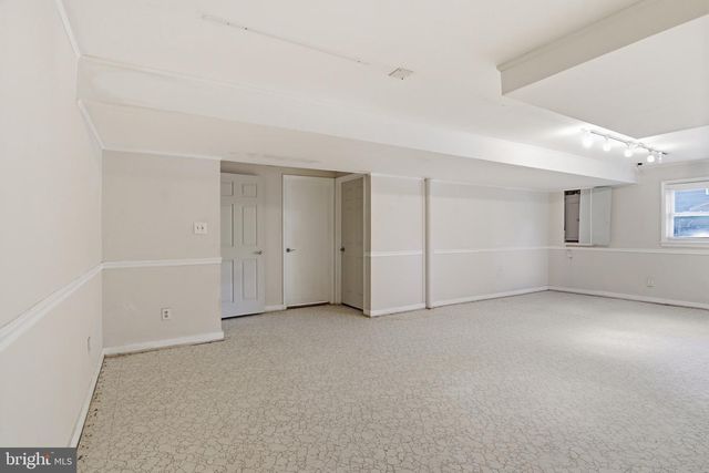 8403 FELTON LN, Alexandria, VA 22308