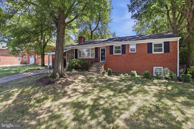 8403 FELTON LN, Alexandria, VA 22308