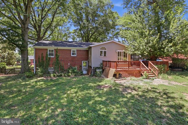 8403 FELTON LN, Alexandria, VA 22308