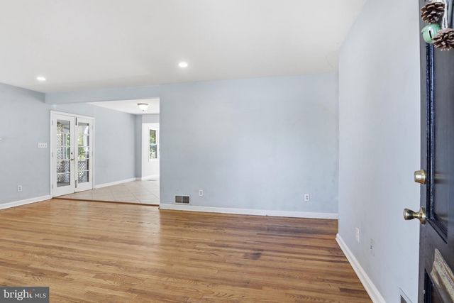 8403 FELTON LN, Alexandria, VA 22308