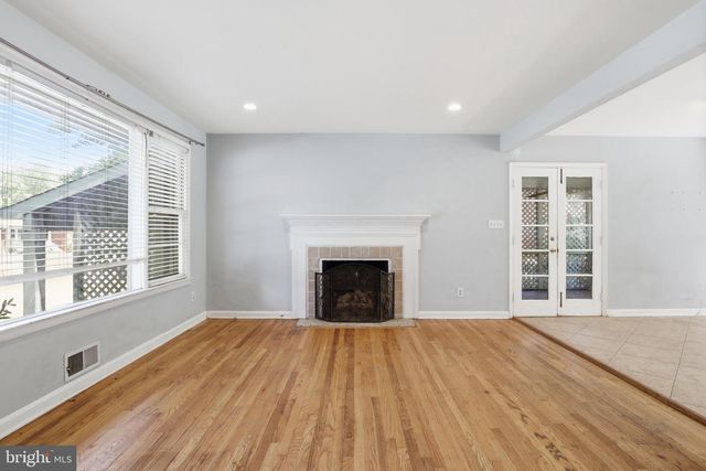 8403 FELTON LN, Alexandria, VA 22308