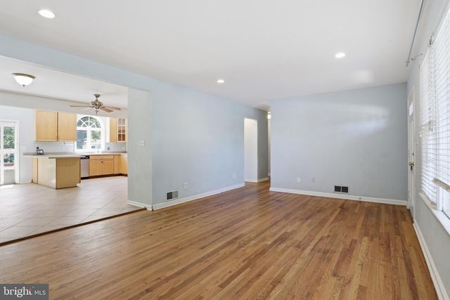 8403 FELTON LN, Alexandria, VA 22308