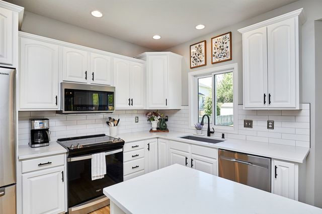 7803 Aspen Drive, West Des Moines, IA 50265