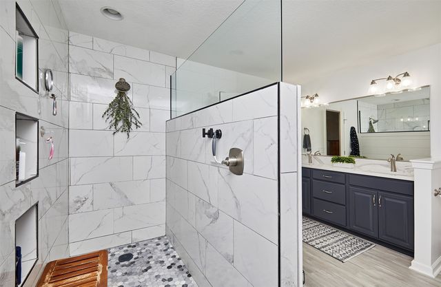 7803 Aspen Drive, West Des Moines, IA 50265