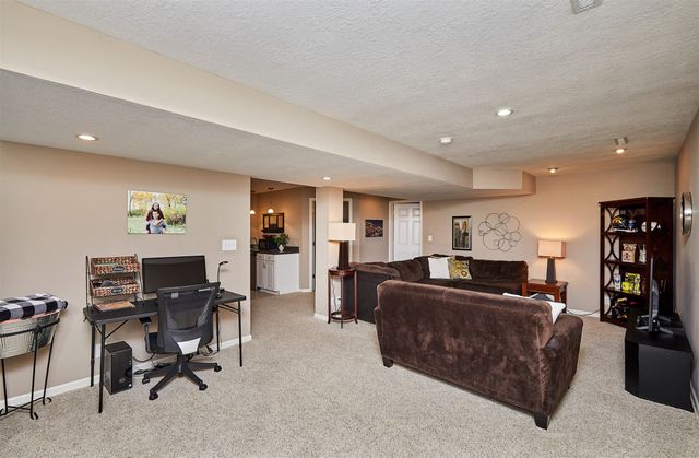 7803 Aspen Drive, West Des Moines, IA 50265