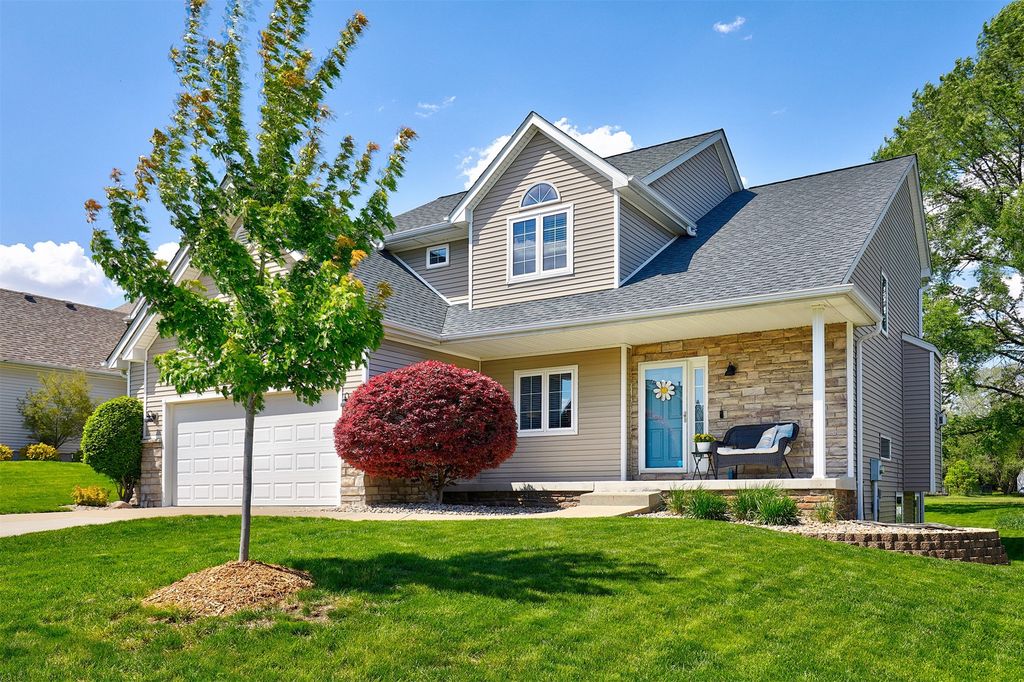 7803 Aspen Drive, West Des Moines, IA 50265