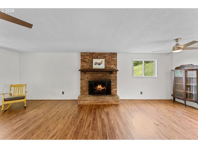 24215 Ne HAPPY HILL Ln, Newberg, OR 97132