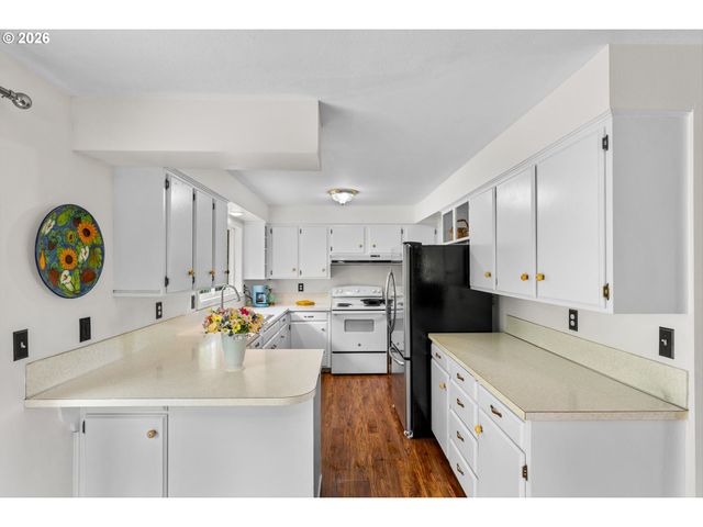 24215 Ne HAPPY HILL Ln, Newberg, OR 97132