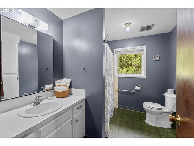 24215 Ne HAPPY HILL Ln, Newberg, OR 97132
