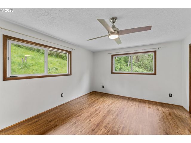 24215 Ne HAPPY HILL Ln, Newberg, OR 97132