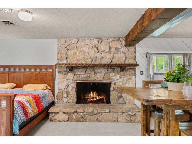 24215 Ne HAPPY HILL Ln, Newberg, OR 97132