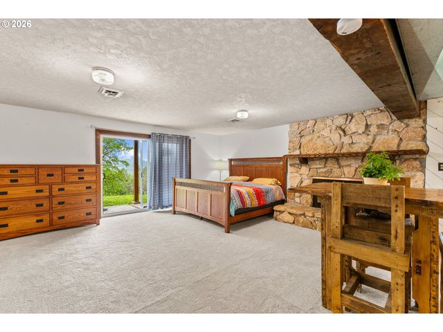 24215 Ne HAPPY HILL Ln, Newberg, OR 97132