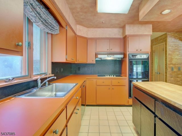 943 Sunset Rdg, Bridgewater Twp., NJ 08807