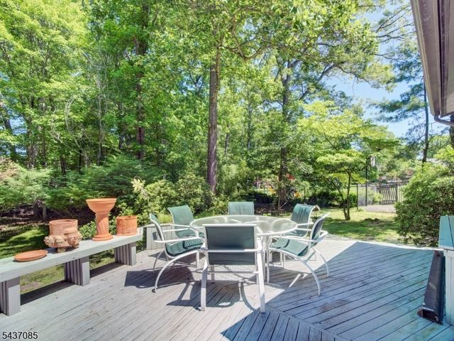 943 Sunset Rdg, Bridgewater Twp., NJ 08807