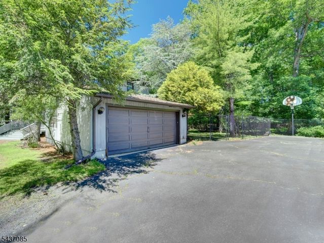943 Sunset Rdg, Bridgewater Twp., NJ 08807