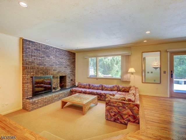 943 Sunset Rdg, Bridgewater Twp., NJ 08807