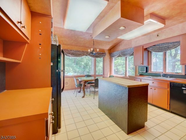 943 Sunset Rdg, Bridgewater Twp., NJ 08807