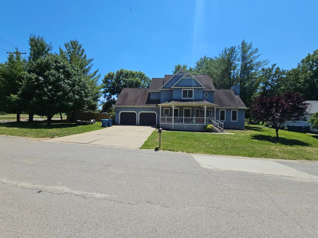 Image 1 of property listing at 1 BROOKHAVEN Drive, Mt Vernon, IL 62864