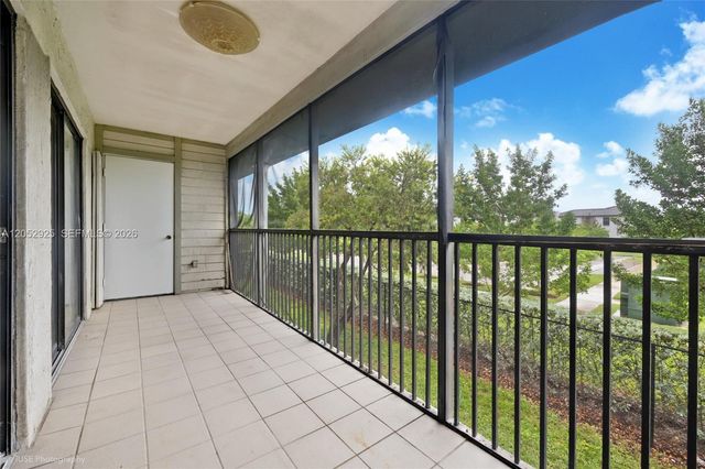 20681 NE 4th Place 203, Miami, FL 33179