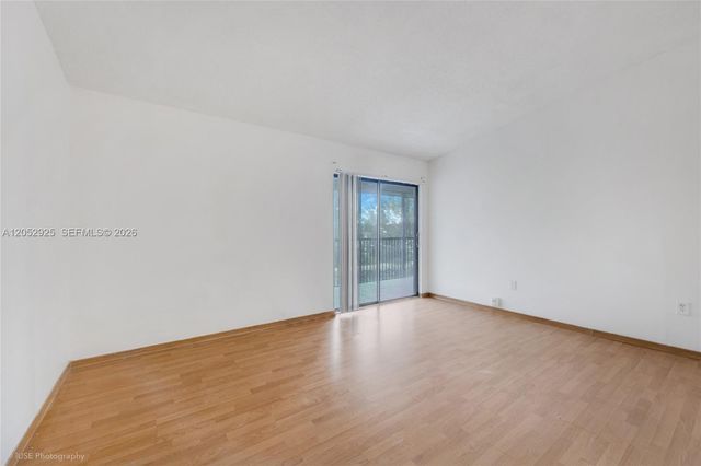 20681 NE 4th Place 203, Miami, FL 33179