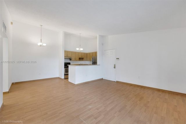 20681 NE 4th Place 203, Miami, FL 33179