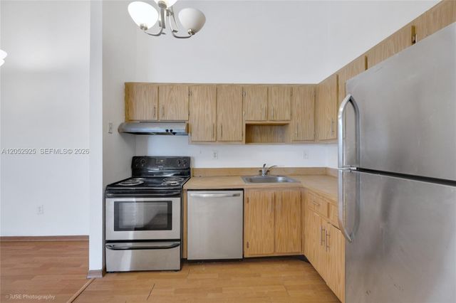 20681 NE 4th Place 203, Miami, FL 33179