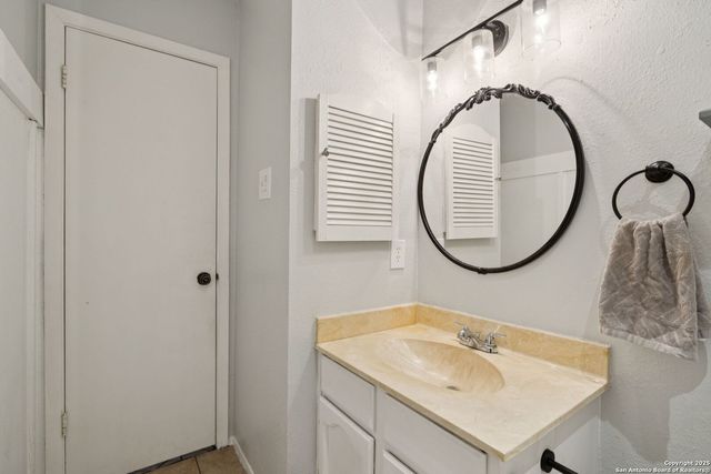 10351 Old Farm, San Antonio, TX 78245