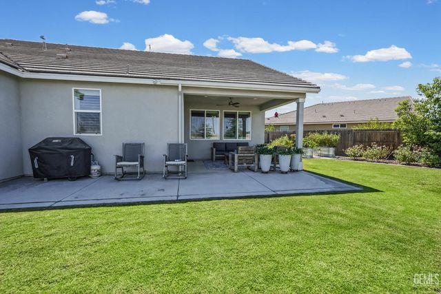 203 Ondarroa Court, Bakersfield, CA 93314