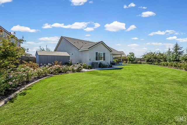 203 Ondarroa Court, Bakersfield, CA 93314