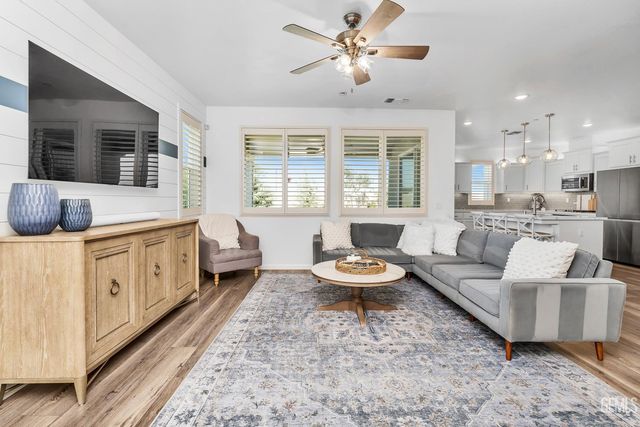 203 Ondarroa Court, Bakersfield, CA 93314