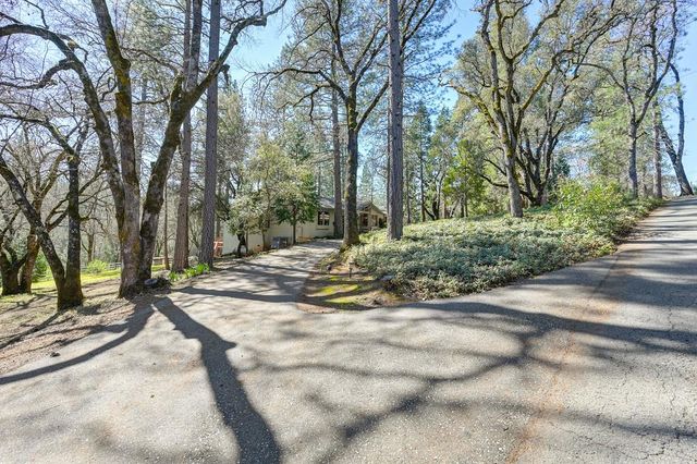 2017 Oak Hill Ln, Meadow Vista, CA 95722