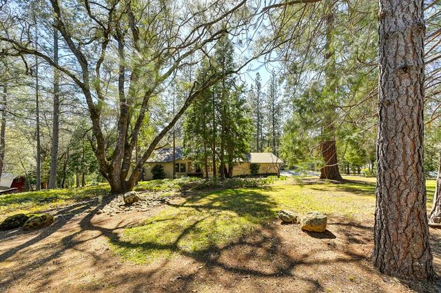 2017 Oak Hill Ln, Meadow Vista, CA 95722