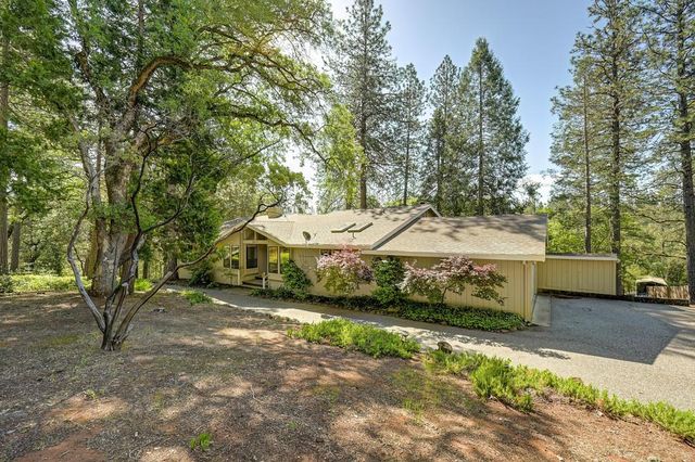 2017 Oak Hill Ln, Meadow Vista, CA 95722