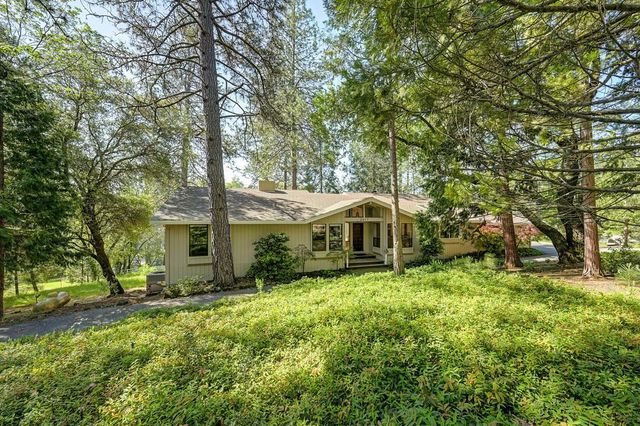 2017 Oak Hill Ln, Meadow Vista, CA 95722