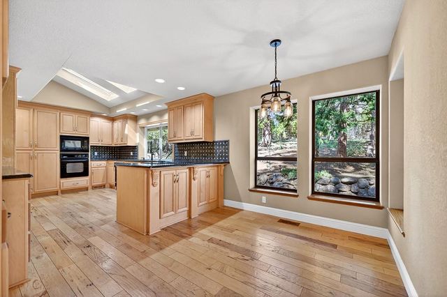 2017 Oak Hill Ln, Meadow Vista, CA 95722