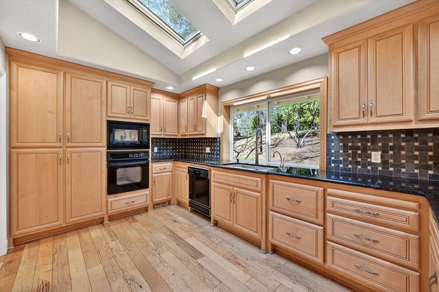 2017 Oak Hill Ln, Meadow Vista, CA 95722