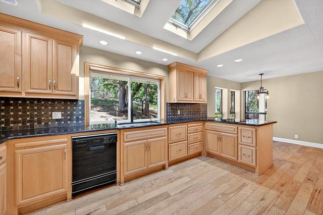 2017 Oak Hill Ln, Meadow Vista, CA 95722