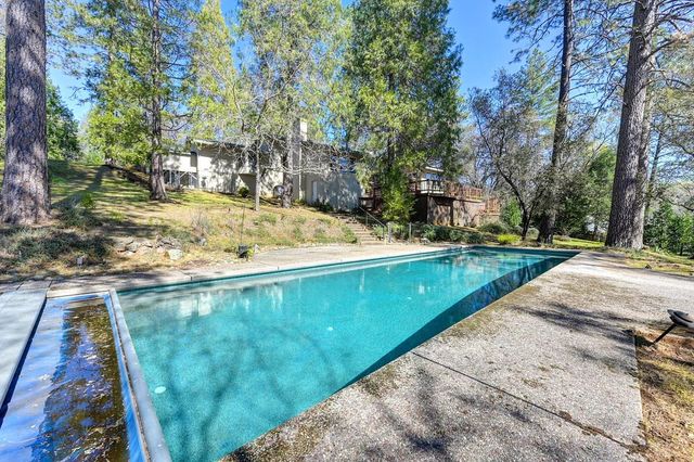 2017 Oak Hill Ln, Meadow Vista, CA 95722