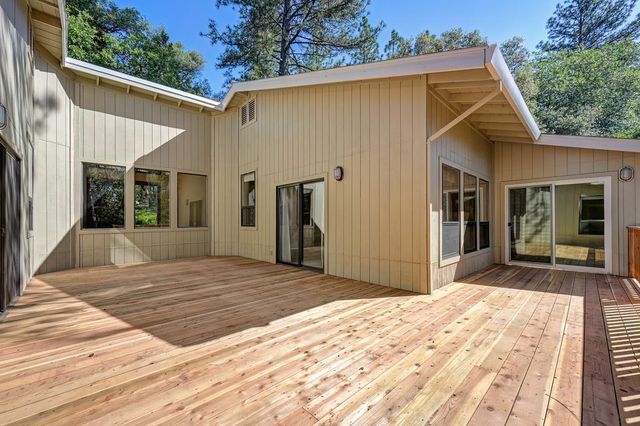 2017 Oak Hill Ln, Meadow Vista, CA 95722