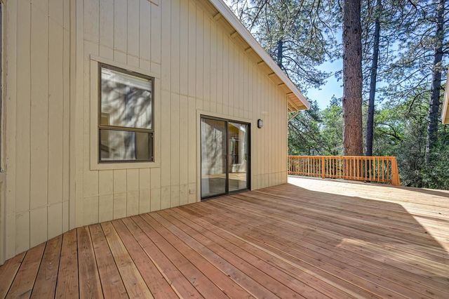 2017 Oak Hill Ln, Meadow Vista, CA 95722