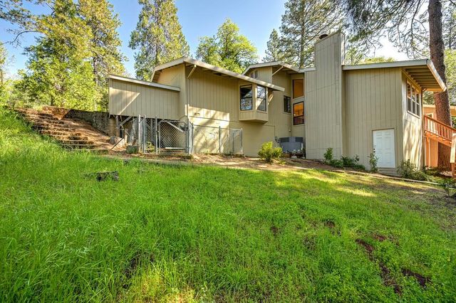 2017 Oak Hill Ln, Meadow Vista, CA 95722