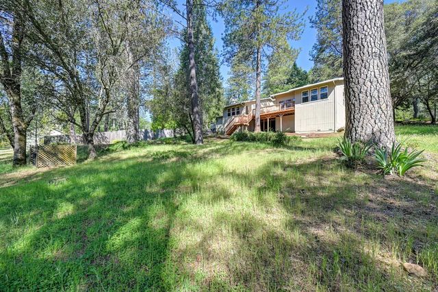 2017 Oak Hill Ln, Meadow Vista, CA 95722