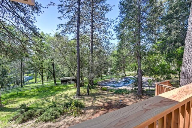2017 Oak Hill Ln, Meadow Vista, CA 95722