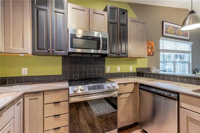 39 Dragoon Court, Rossville, GA 30741