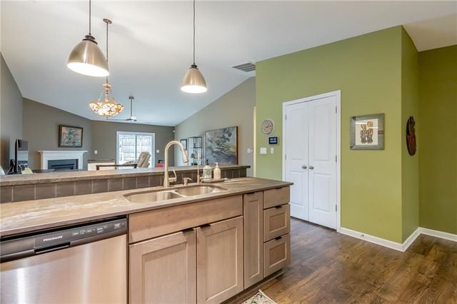 39 Dragoon Court, Rossville, GA 30741